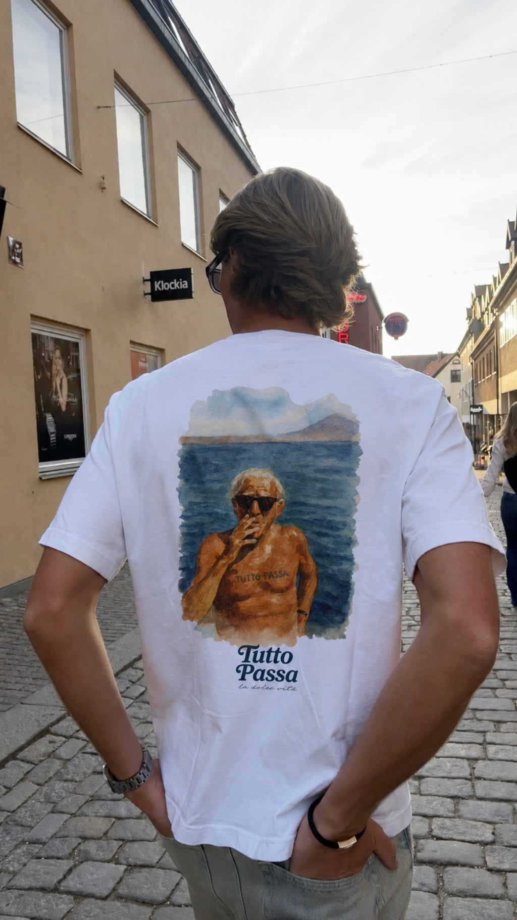 Tutto Passa T-Shirt
